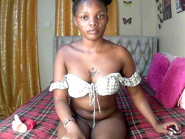 Lovelyquincy webcam