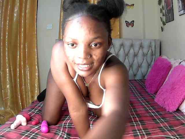 Lovelyquincy webcam