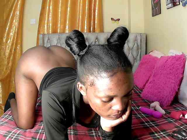 Lovelyquincy webcam