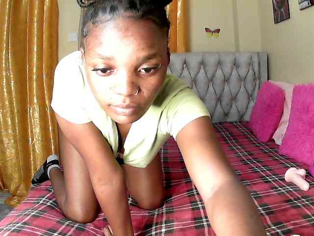 Lovelyquincy webcam