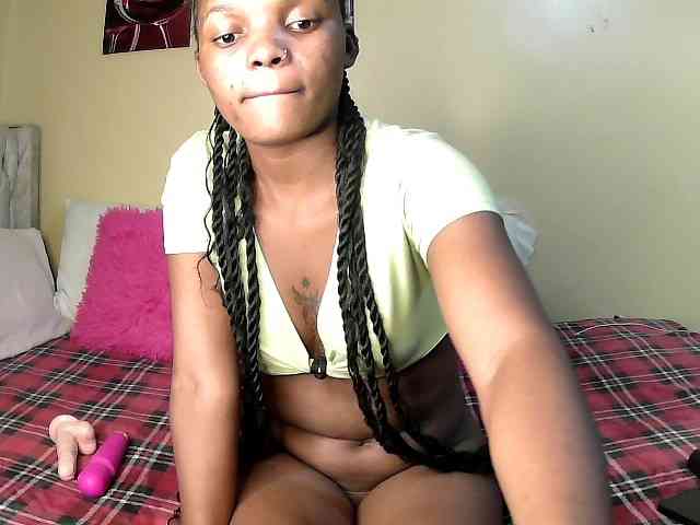 Lovelyquincy webcam