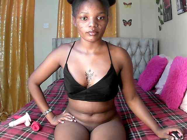 Lovelyquincy webcam