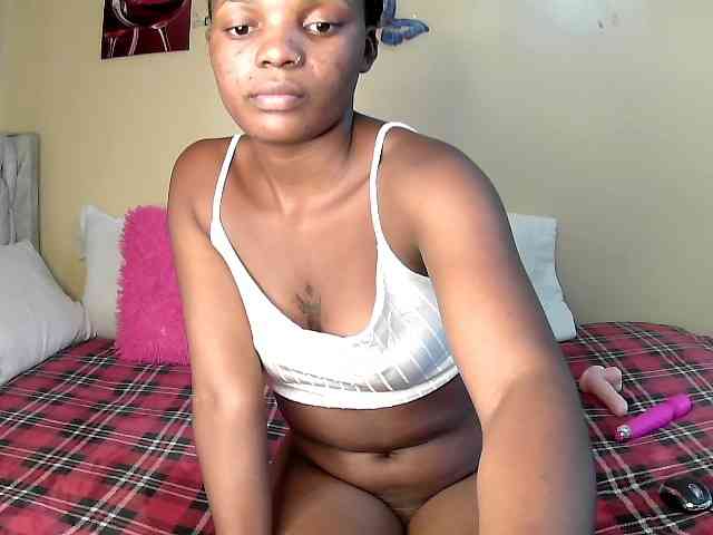 Lovelyquincy webcam