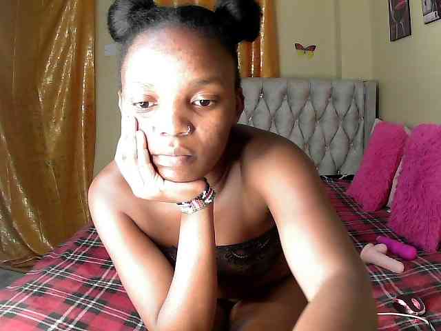 Lovelyquincy webcam