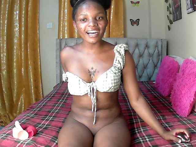 Lovelyquincy webcam