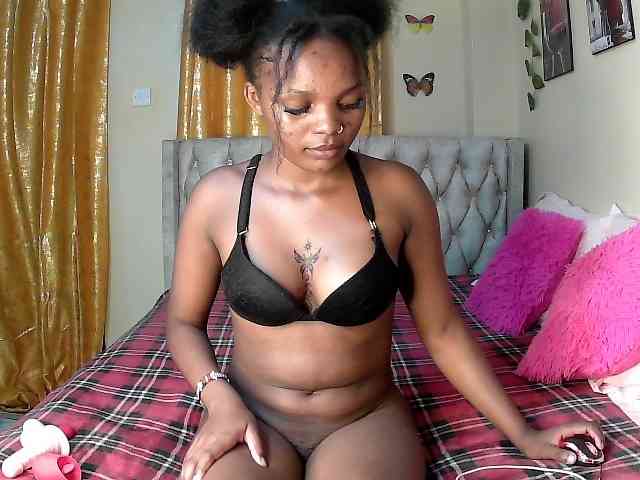 Lovelyquincy webcam