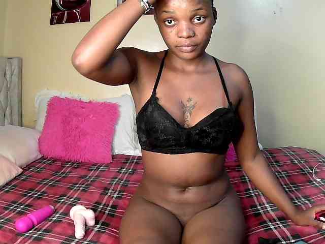 Lovelyquincy webcam