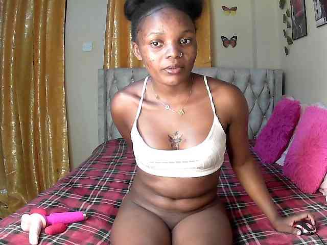Lovelyquincy webcam