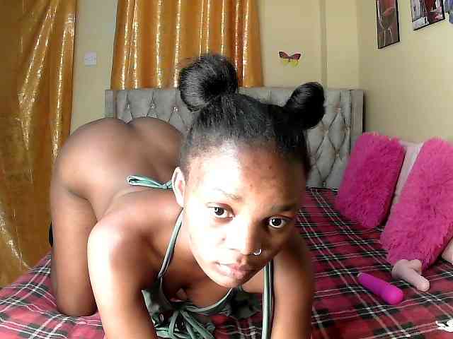 Lovelyquincy webcam