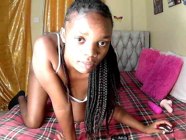 Lovelyquincy webcam