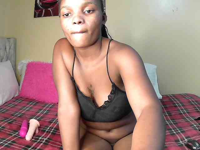 Lovelyquincy webcam