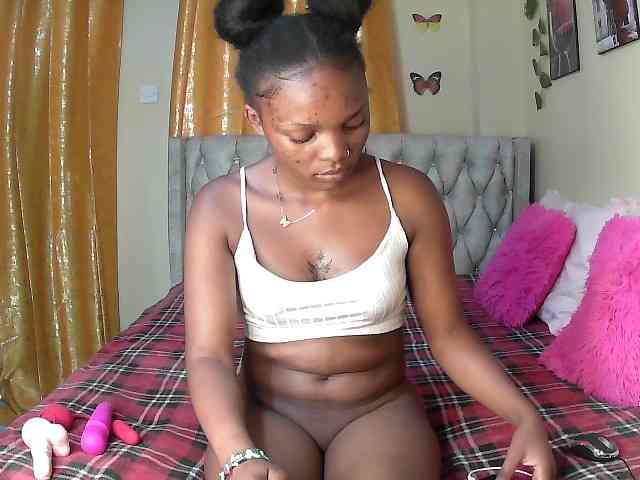 Lovelyquincy webcam
