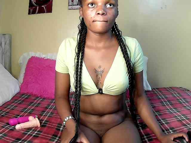 Lovelyquincy webcam