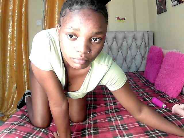 Lovelyquincy webcam