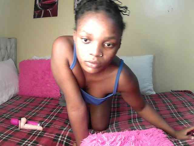 Lovelyquincy webcam
