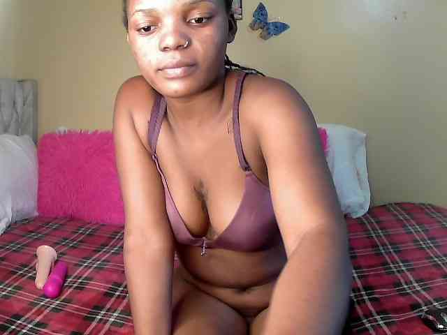 Lovelyquincy webcam
