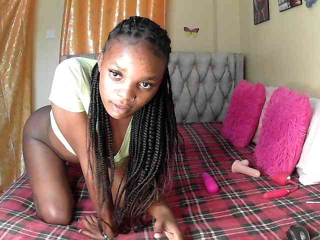 Lovelyquincy webcam