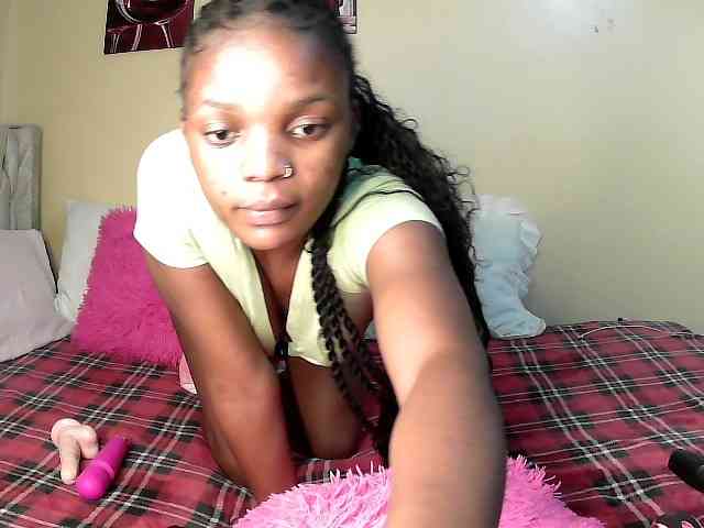Lovelyquincy webcam