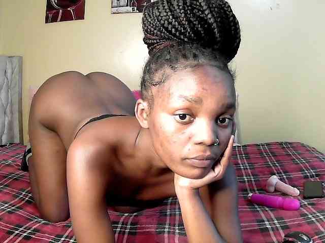Lovelyquincy webcam