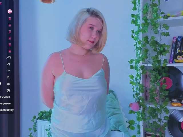 Virelya live cam on BongaCams