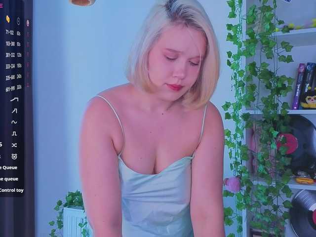 Virelya live cam on BongaCams