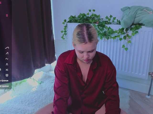Virelya live cam on BongaCams