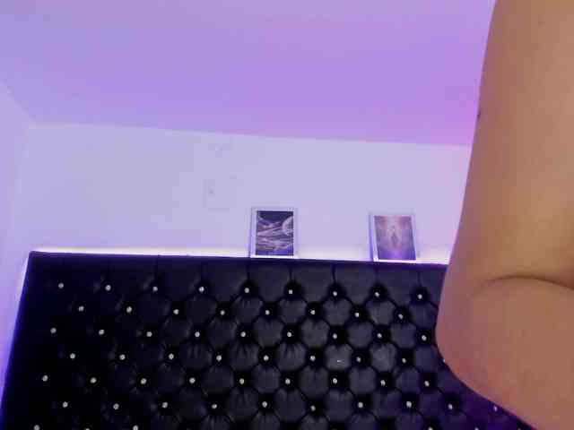 SharonStorm webcam