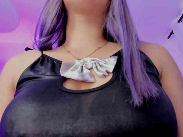 SharonStorm webcam