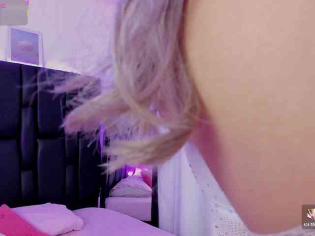 SharonStorm webcam