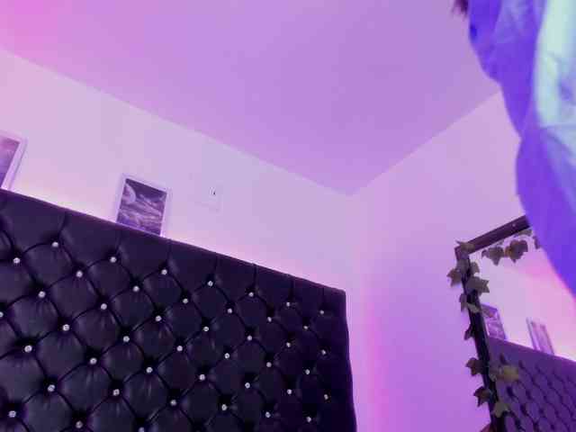 SharonStorm webcam