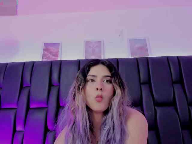 SharonStorm webcam