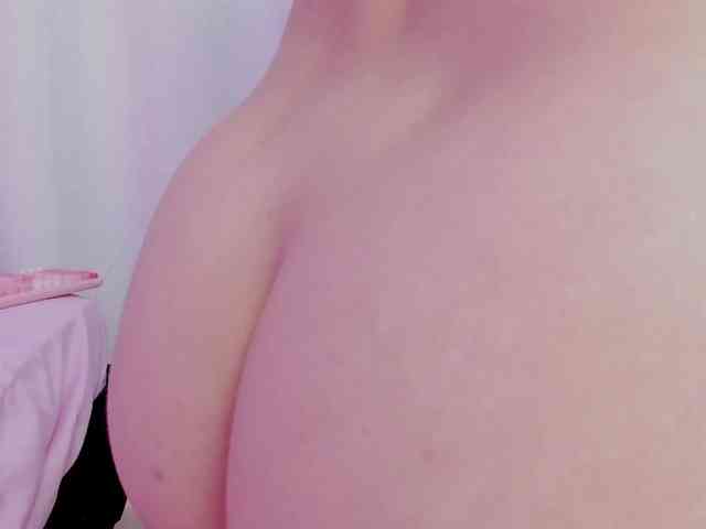 SharonStorm webcam