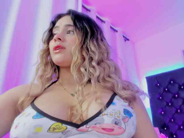 SharonStorm webcam