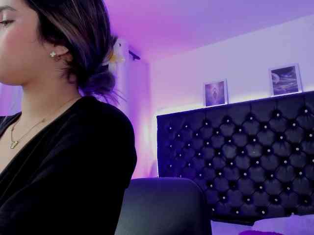 SharonStorm webcam