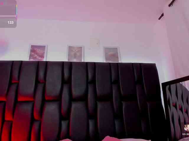 SharonStorm webcam