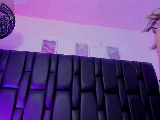 SharonStorm webcam