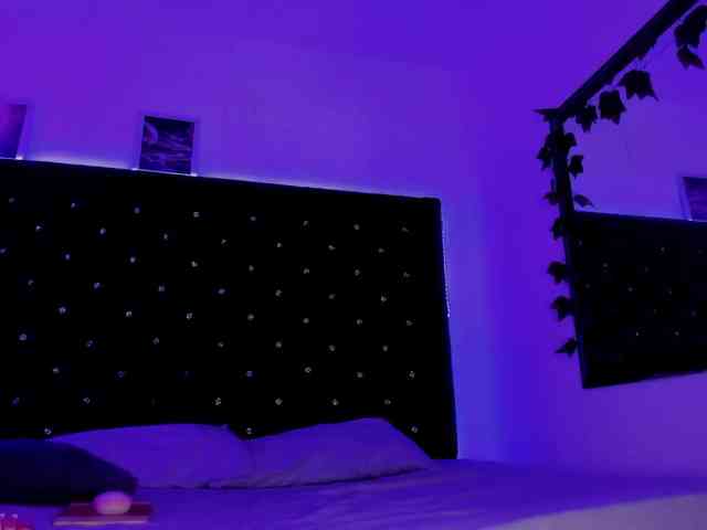 SharonStorm webcam