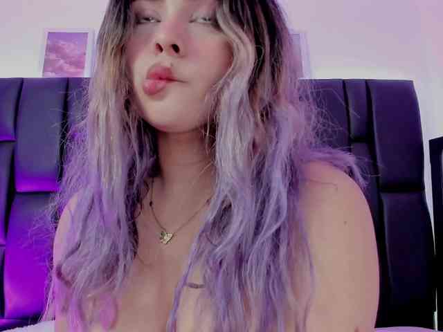 SharonStorm webcam