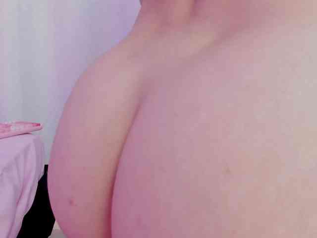 SharonStorm webcam