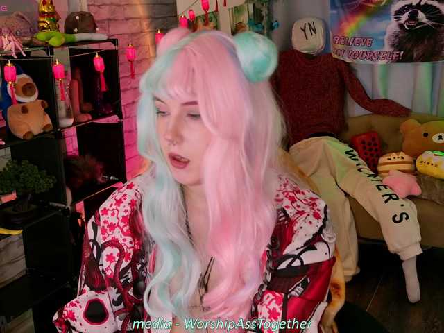 candy-yeah live webcam show