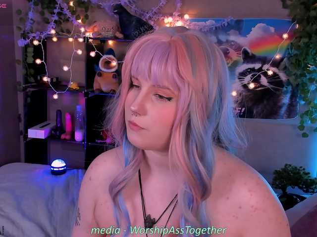 candy-yeah's BongaCams show and profile