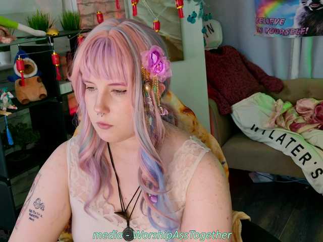 candy-yeah live cam on BongaCams