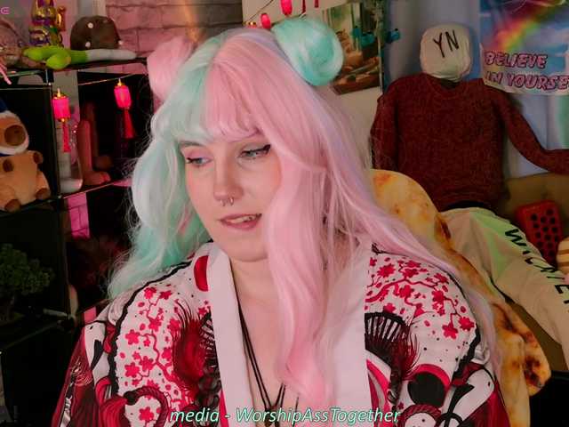 candy-yeah live webcam show