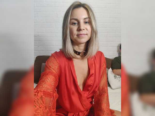 le modèle Vasilisa-Zhenya est en webcam porno dans un show sur le site bongacams, il possède les tags suivants: White/Caucasian,Blonde,Shaved