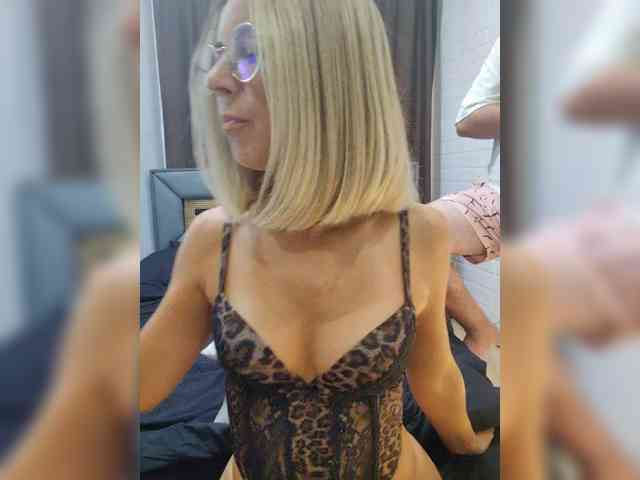 Vasilisa-and-Zhenya webcam