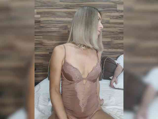 Vasilisa-and-Zhenya webcam