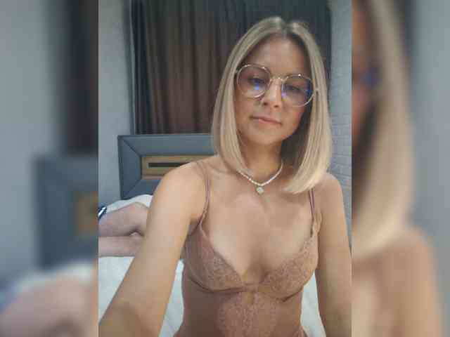 Vasilisa-and-Zhenya webcam