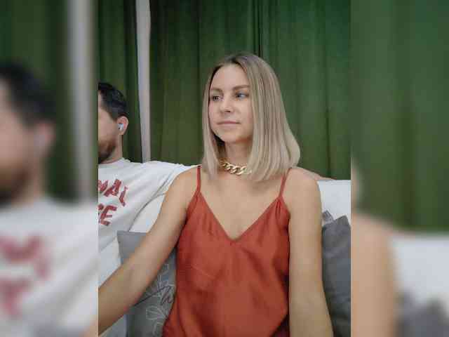 Vasilisa-and-Zhenya webcam