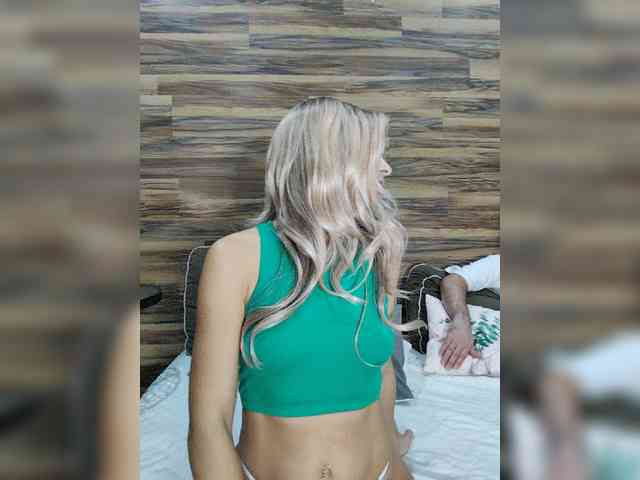 Vasilisa-and-Zhenya webcam
