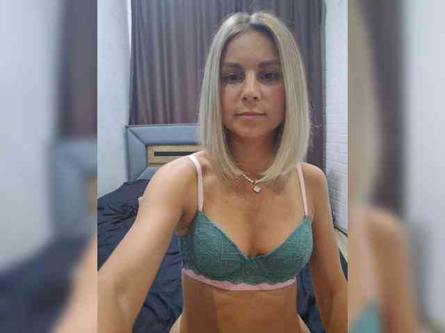 Jonneb Live Webcam on BongaCams